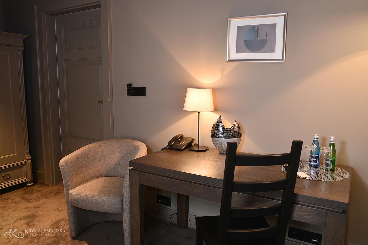 Hotel Biala Sala Szczawno-Zdroj Bagian luar foto
